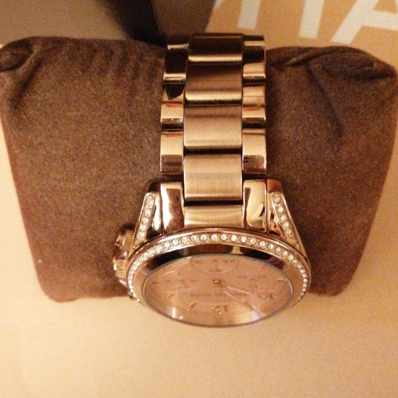 Michael Kors Runway Rose Gold-Tone Watch - Picture 3 of 9